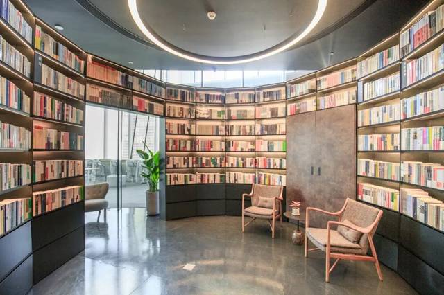 朵云書院閃耀上海之巔 239米高空，圖書出租新模式點亮城市文化燈塔